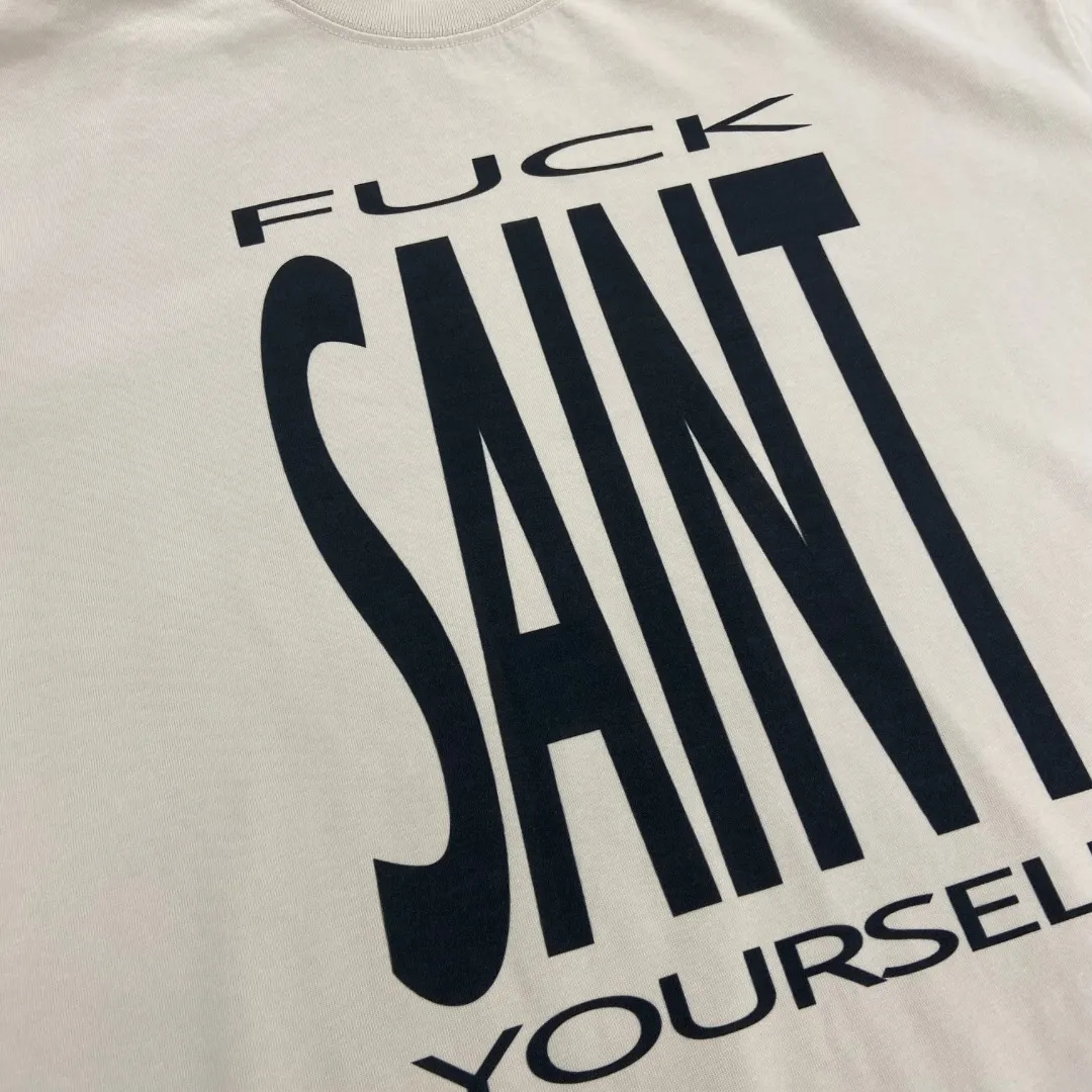 Saint Michael's new niche letter print retro pure cotton loose short-sleeved T-shirt with digital white ink direct injection, the fabric is breathable and the pattern is three-dimensional and clear. Fabric: Double yarn 240g Style number: S855 Size: S-M-L-XL Color: Off-white Price: P110